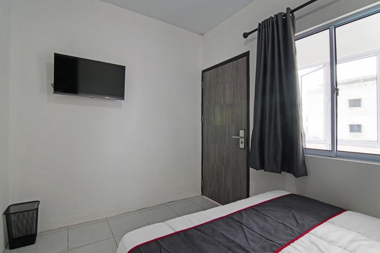Oyo 92300 Koala House Hotel Pekanbaru Exterior photo