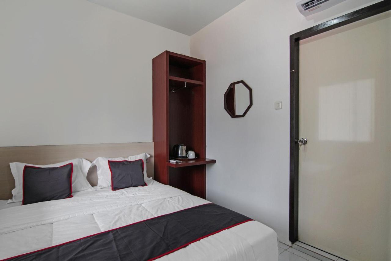 Oyo 92300 Koala House Hotel Pekanbaru Exterior photo