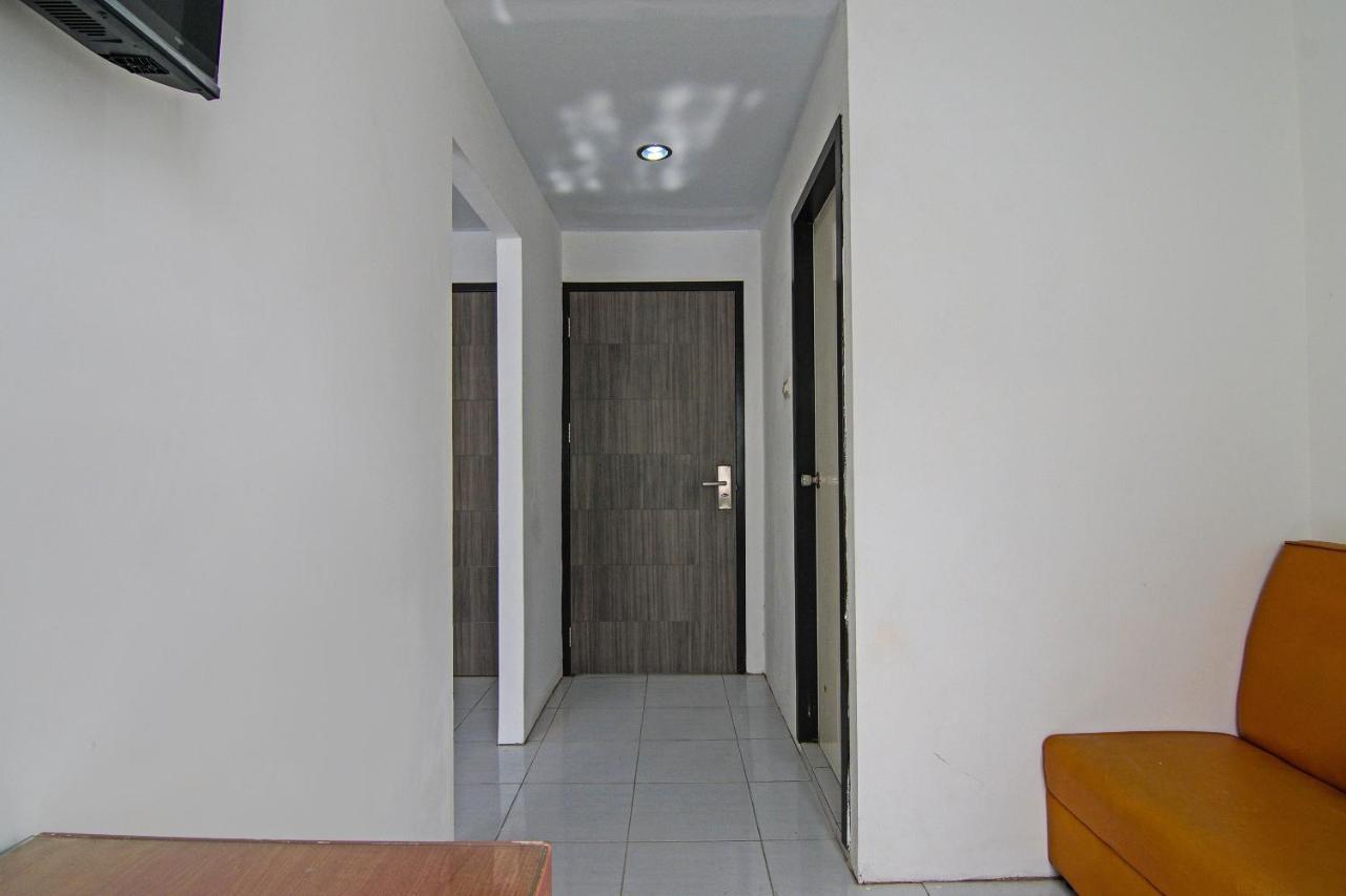 Oyo 92300 Koala House Hotel Pekanbaru Exterior photo