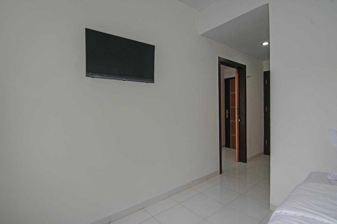 Oyo 92300 Koala House Hotel Pekanbaru Exterior photo