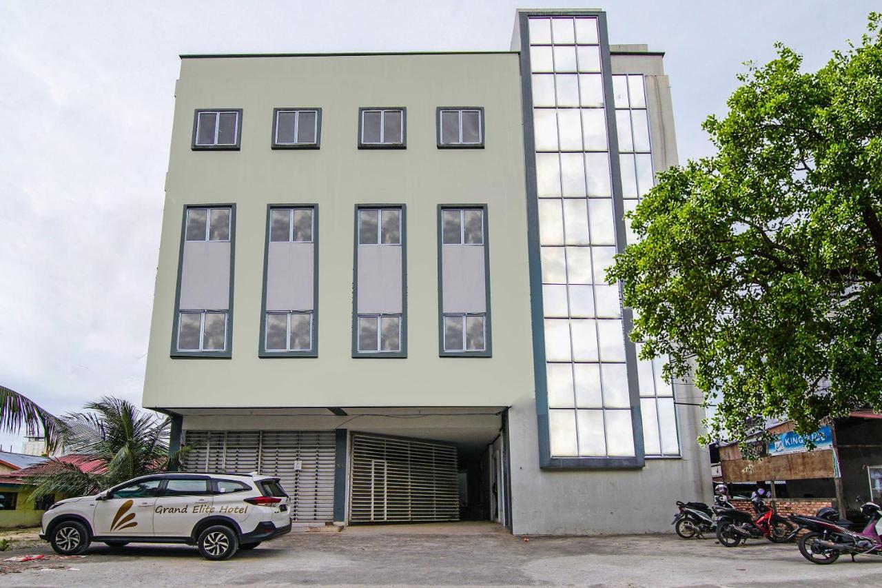 Oyo 92300 Koala House Hotel Pekanbaru Exterior photo
