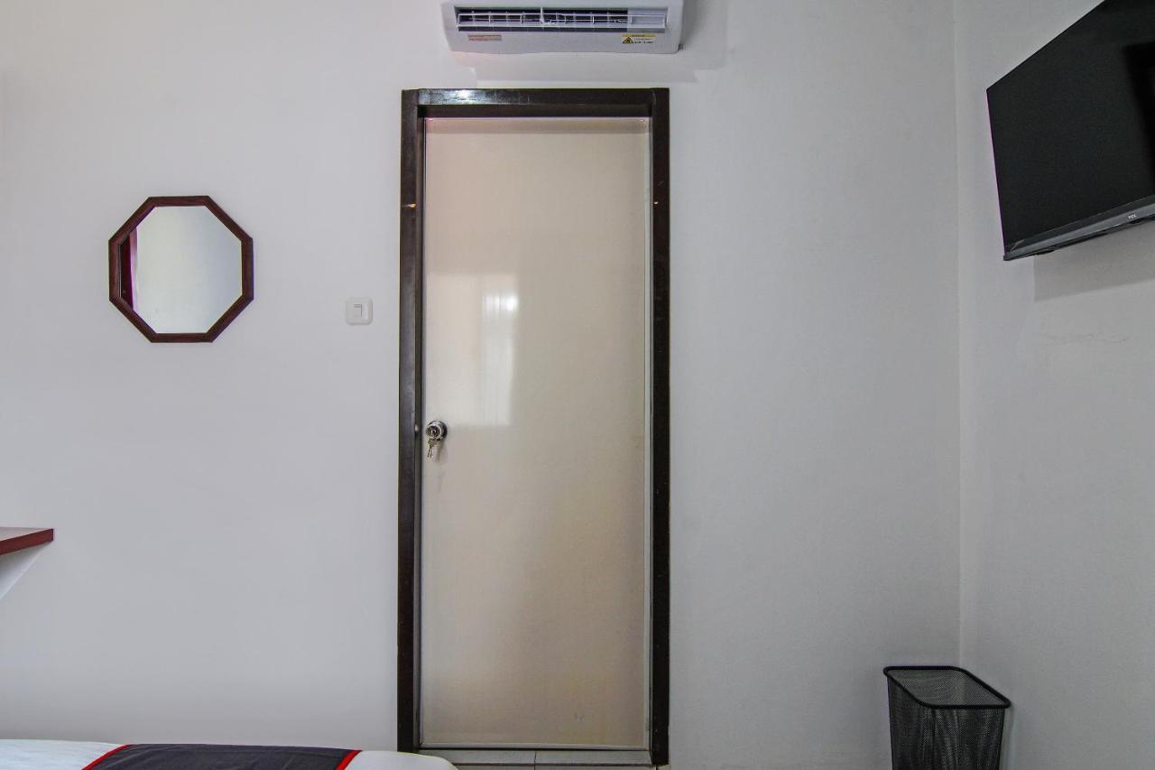 Oyo 92300 Koala House Hotel Pekanbaru Exterior photo